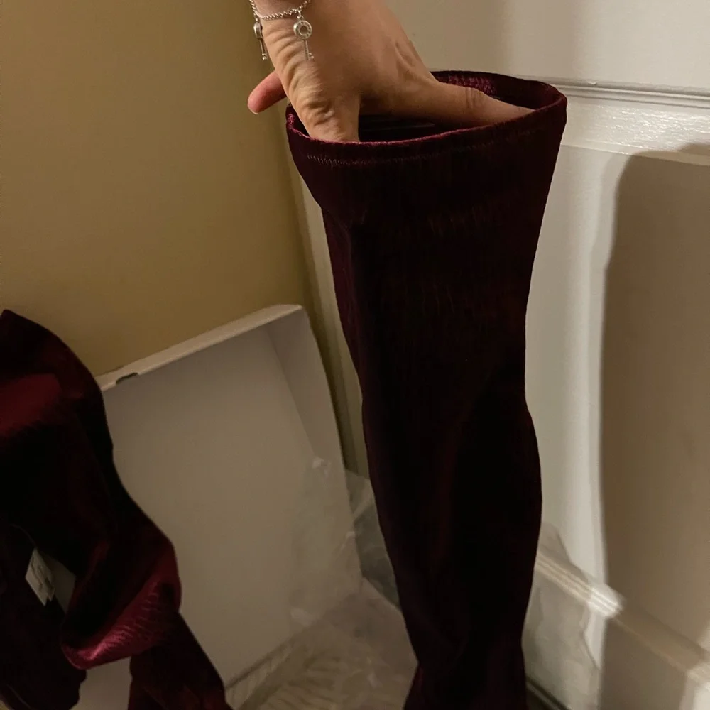 Boot - Picture 4 of 13